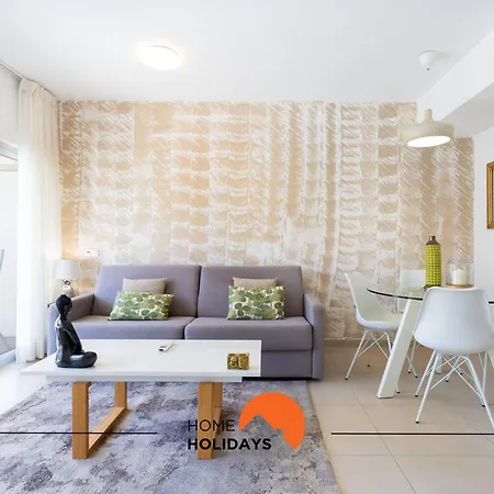 #200 Panoramic Flat By Holidays