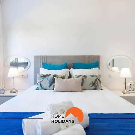 #200 Panoramic Flat By Holidays *