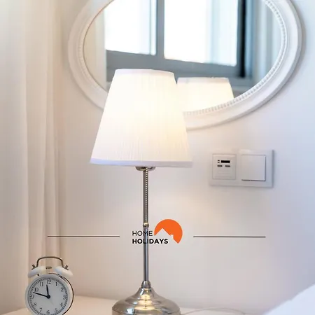 #200 Panoramic Flat By Holidays *